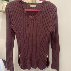 Unique V neck sweater
